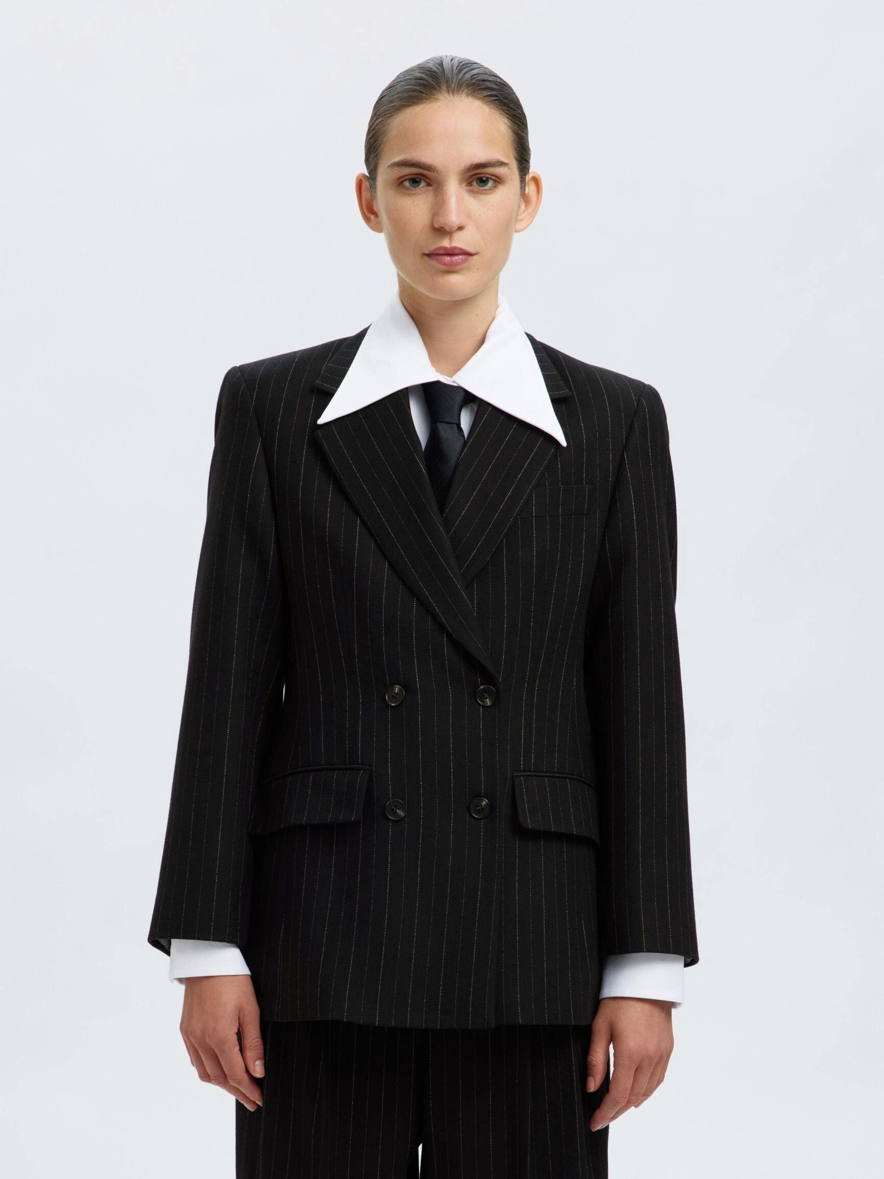 SELECTED Malia Manteco Blazer in Black Pinstripe Sleek Layer Look Insulated Core Technology