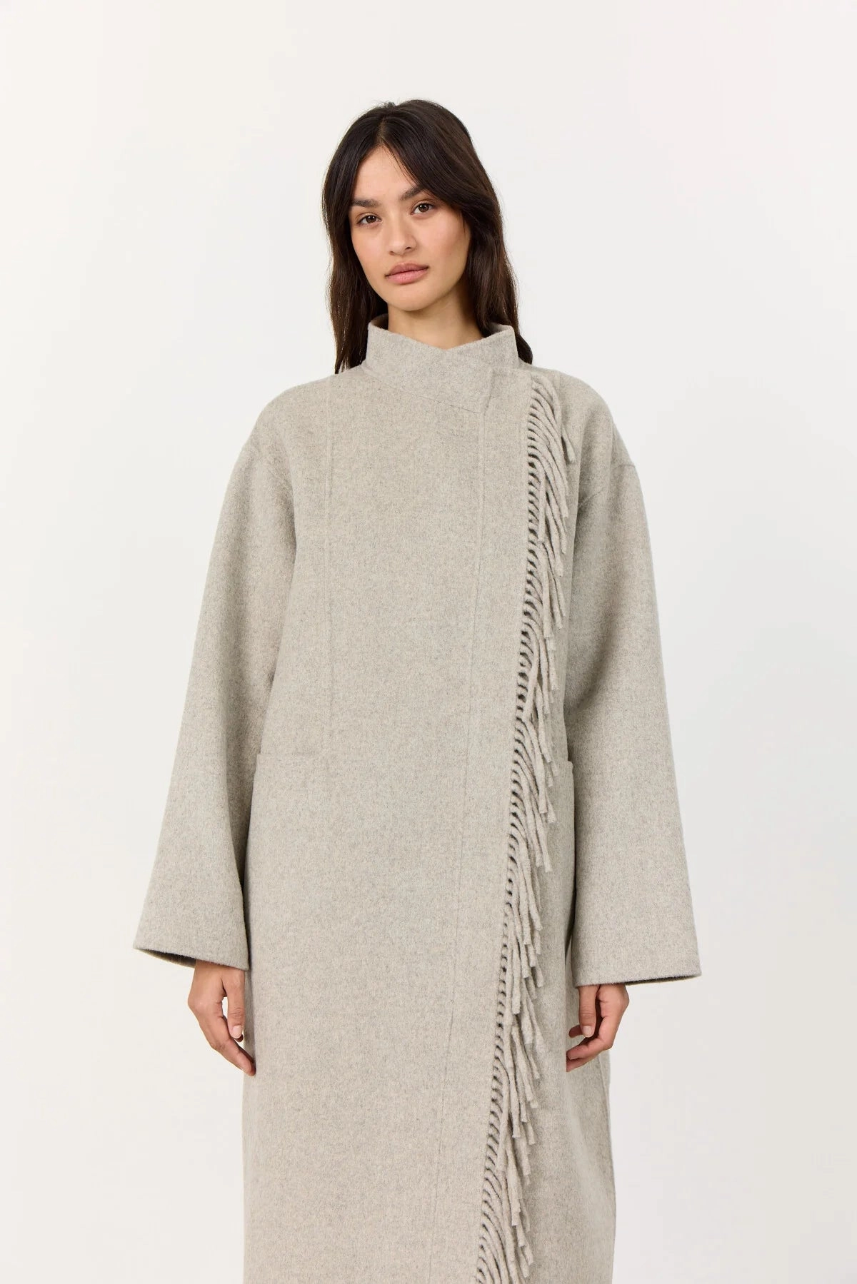 DualLayer Weave Mid Length Cut Levete Room Owa 35 Fringe Coat in Silver Grey