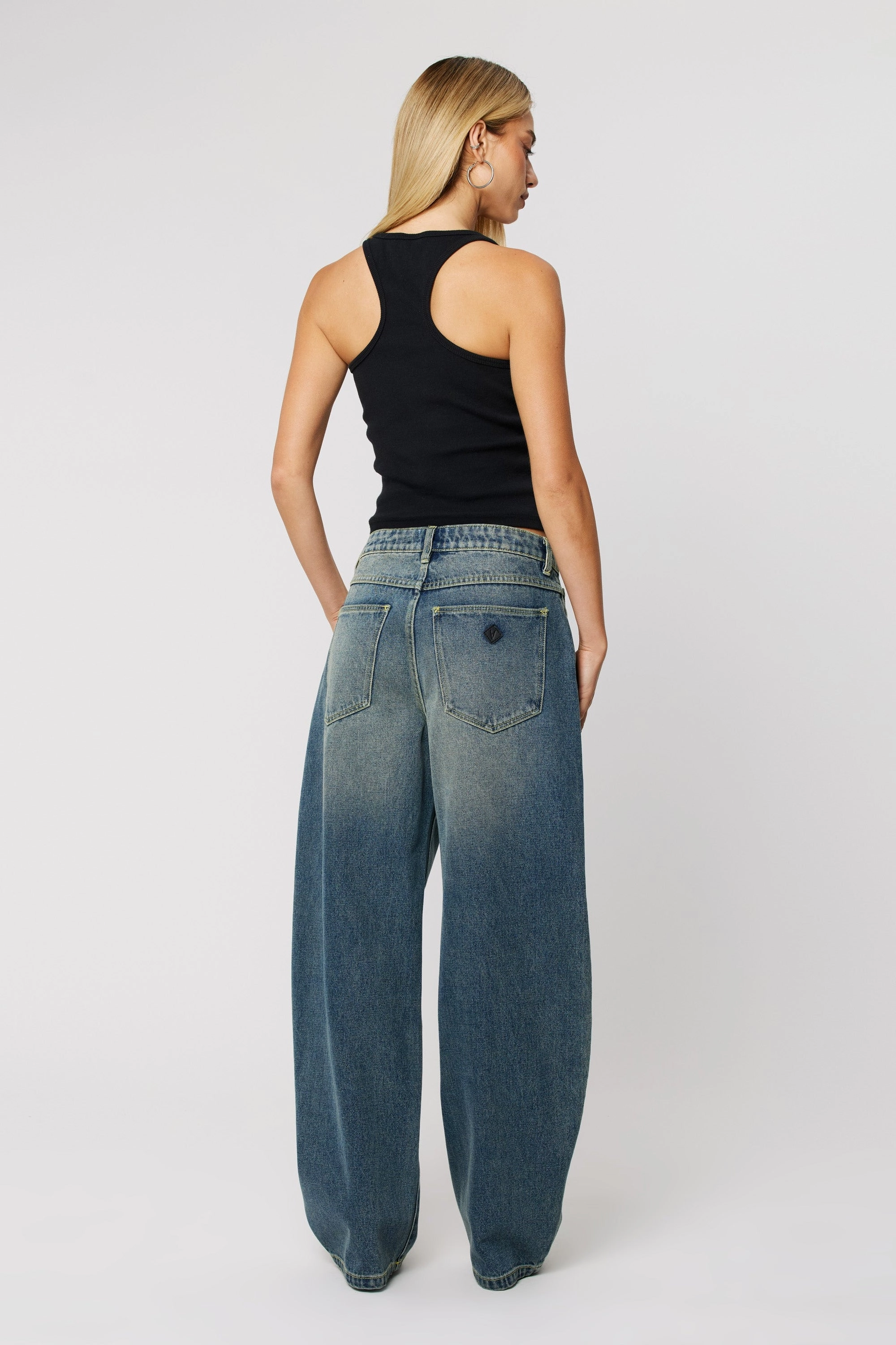 Minimalist Look 95 Ava Dark Washed Denim Contrast Stich Mid Barrel Jean