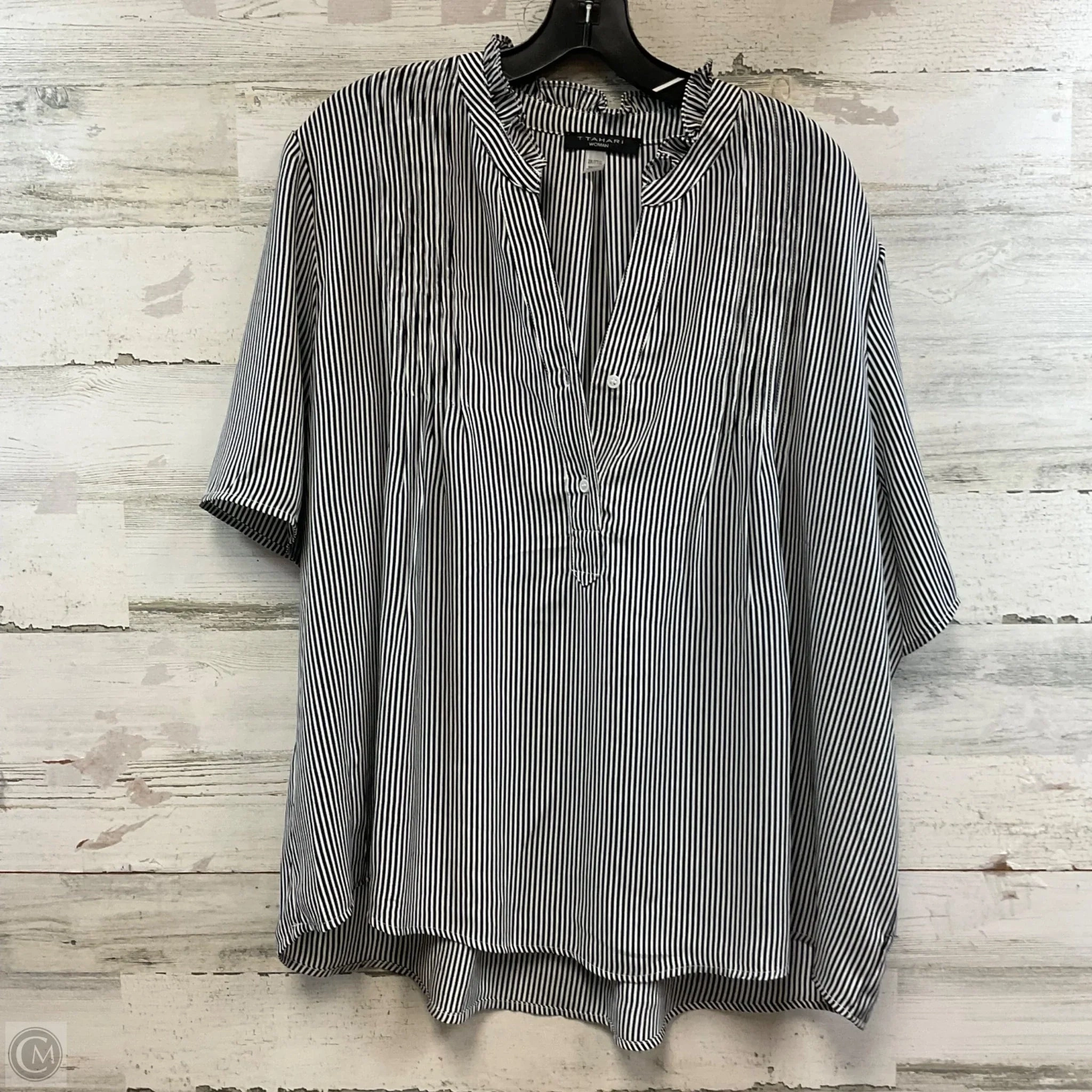 Relaxed Waistband Top Short Sleeve By T Tahari In Black & White, Size: 2x