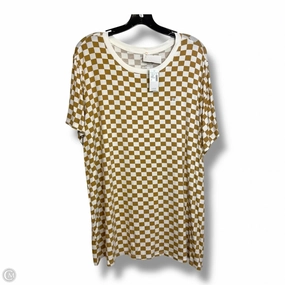 Top Short Sleeve Basic By Maurices In Checkered Pattern, Size: 2x Effortless Design