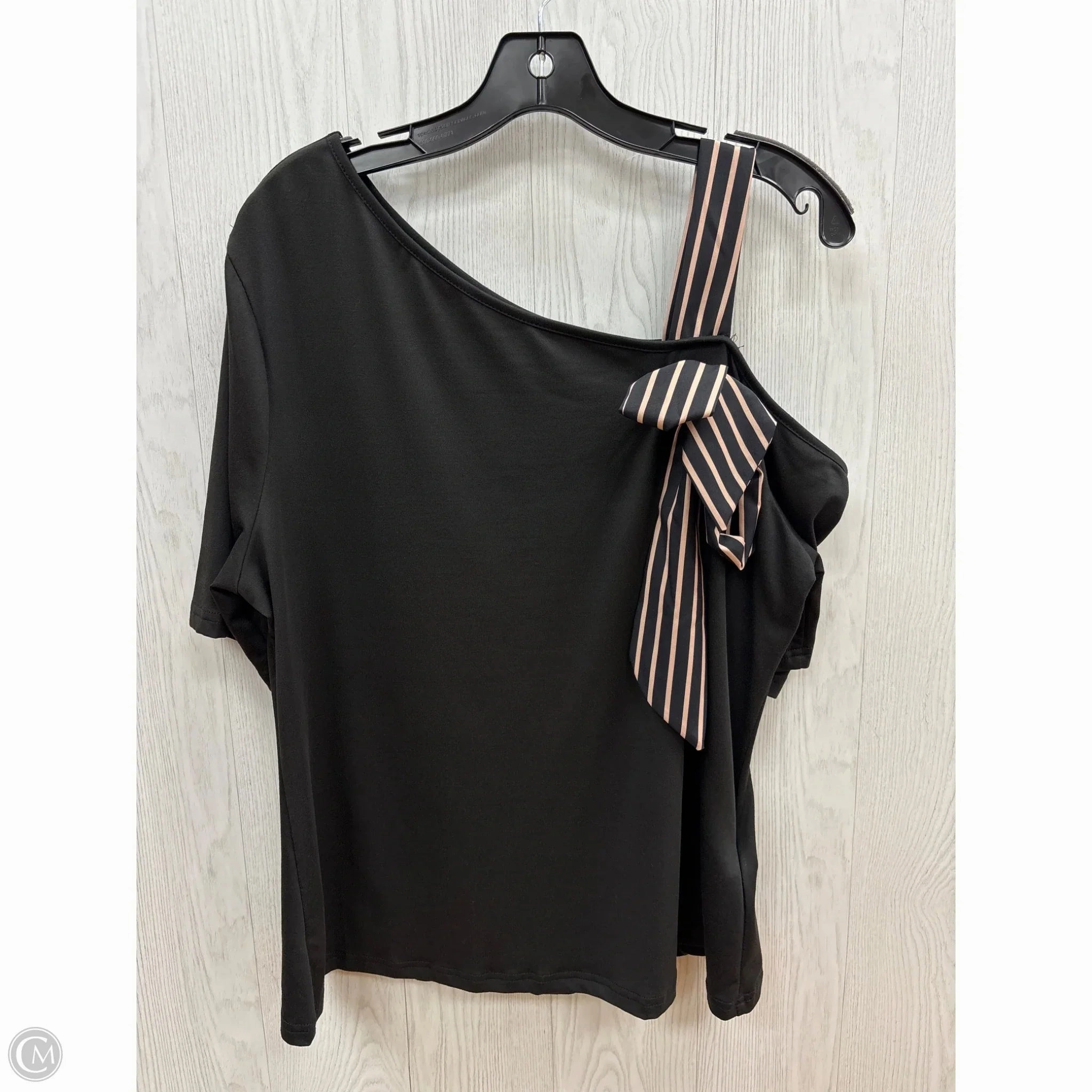 UV protected Spring Wear Top Short Sleeve Basic By Shein In Black, Size: 2x