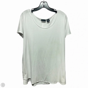 Yoga class Christmas Top Short Sleeve Basic By Tahari In White, Size: 2x