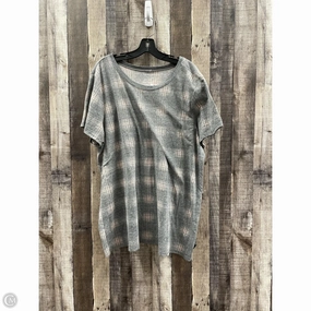 Top Short Sleeve Basic By Torrid In Plaid Pattern, Size: 3x Essential Top Chilly Day Wear