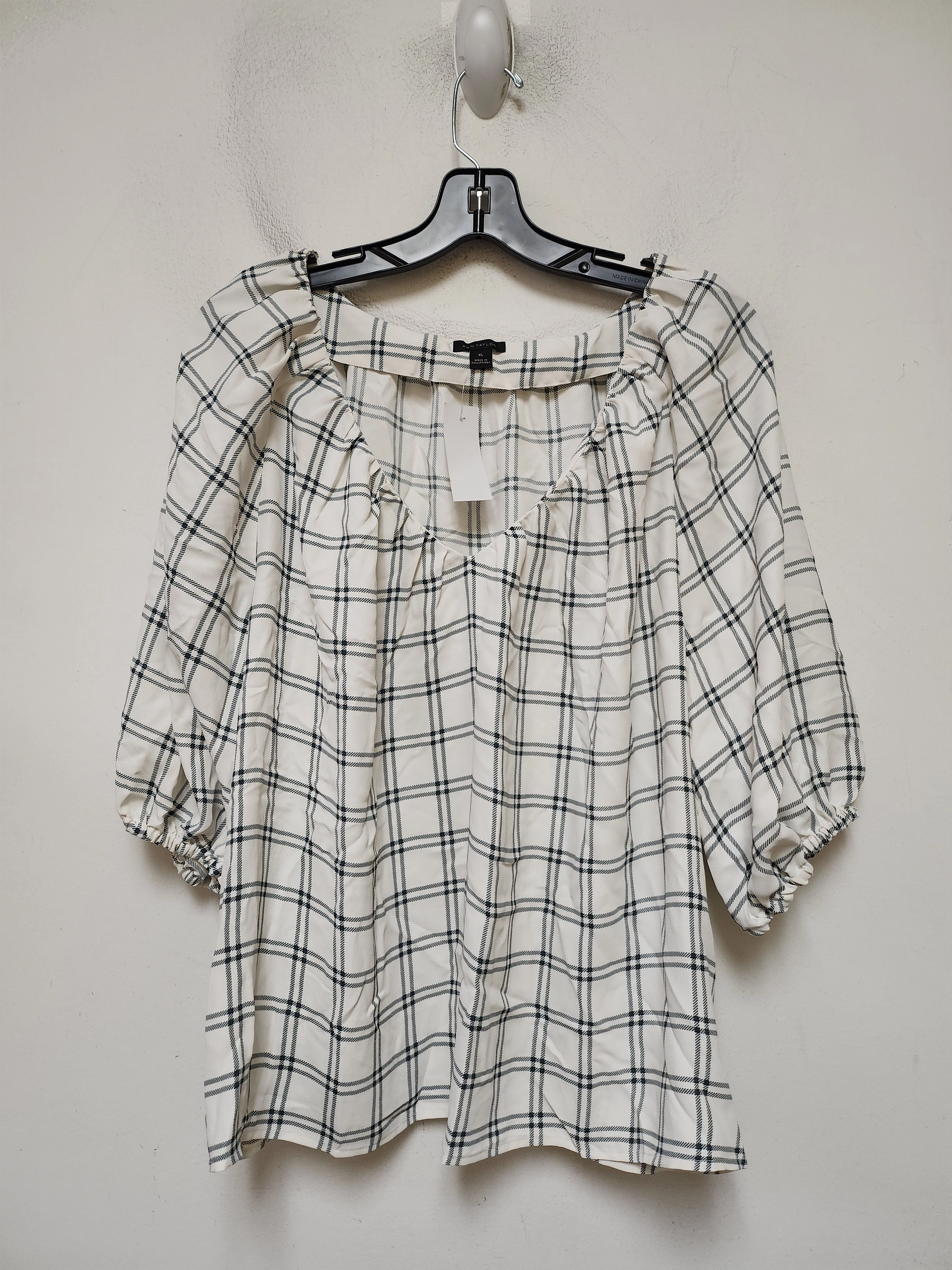 Sporty Fit Active Wear Top Short Sleeve By Ann Taylor In Plaid Pattern, Size: Xl