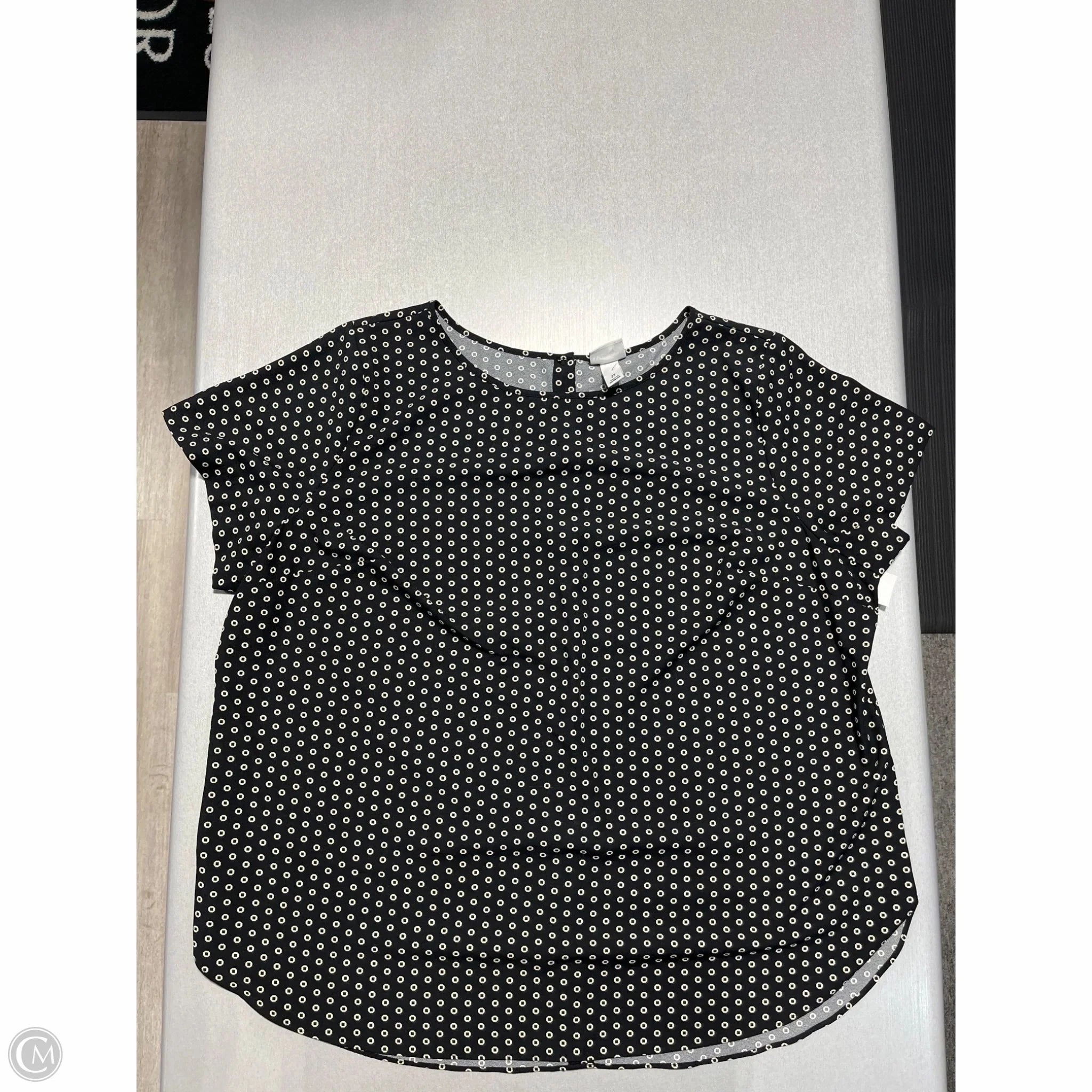 Effortless Design Top Short Sleeve By Ava & Viv In Geometric Pattern, Size: 2x