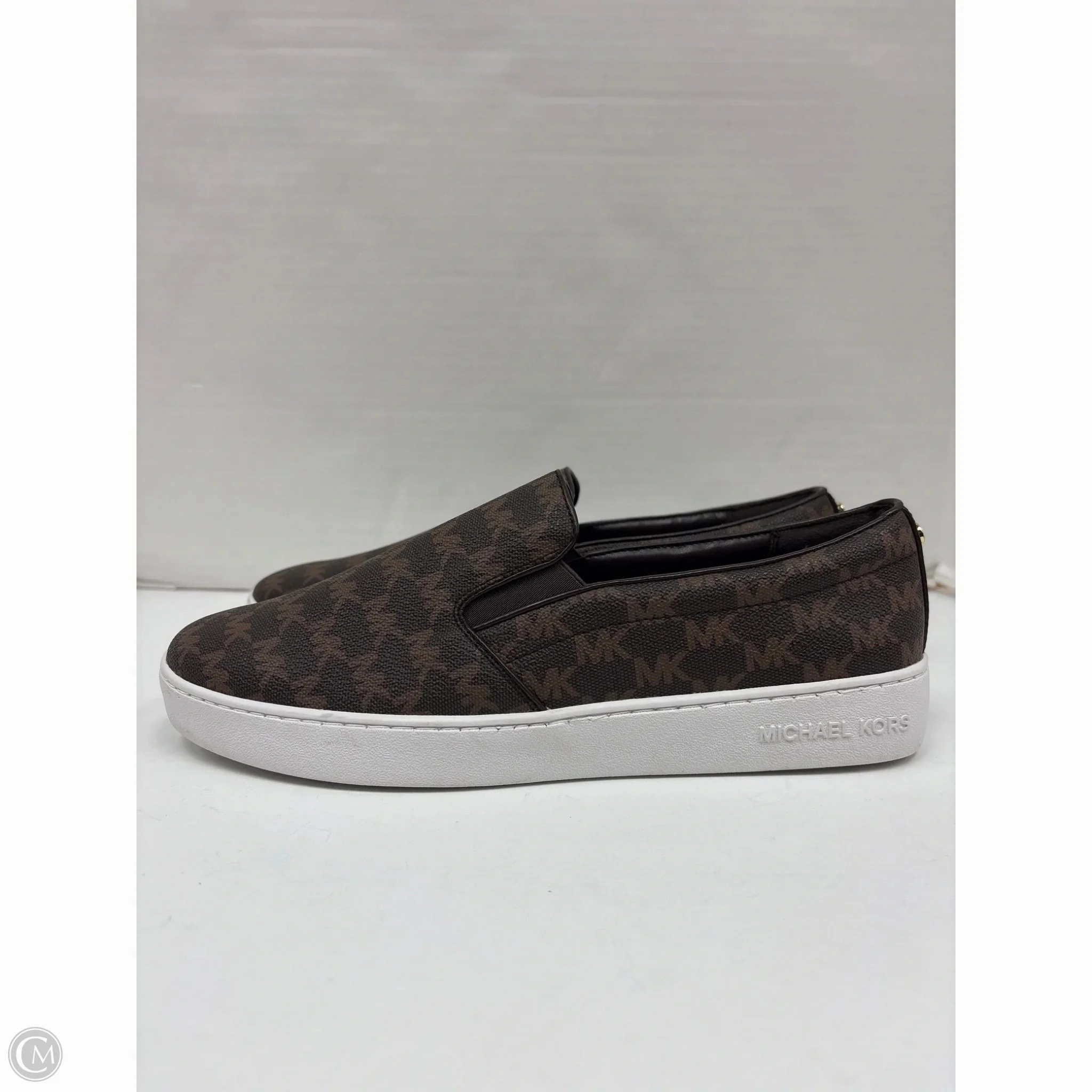 Top Short Sleeve By Avenue In White, Size: 4x Chic Wearable