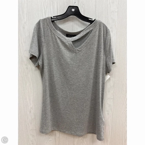 Top Short Sleeve By Doe & Rae In Grey, Size: 1x Elderly Comfort
