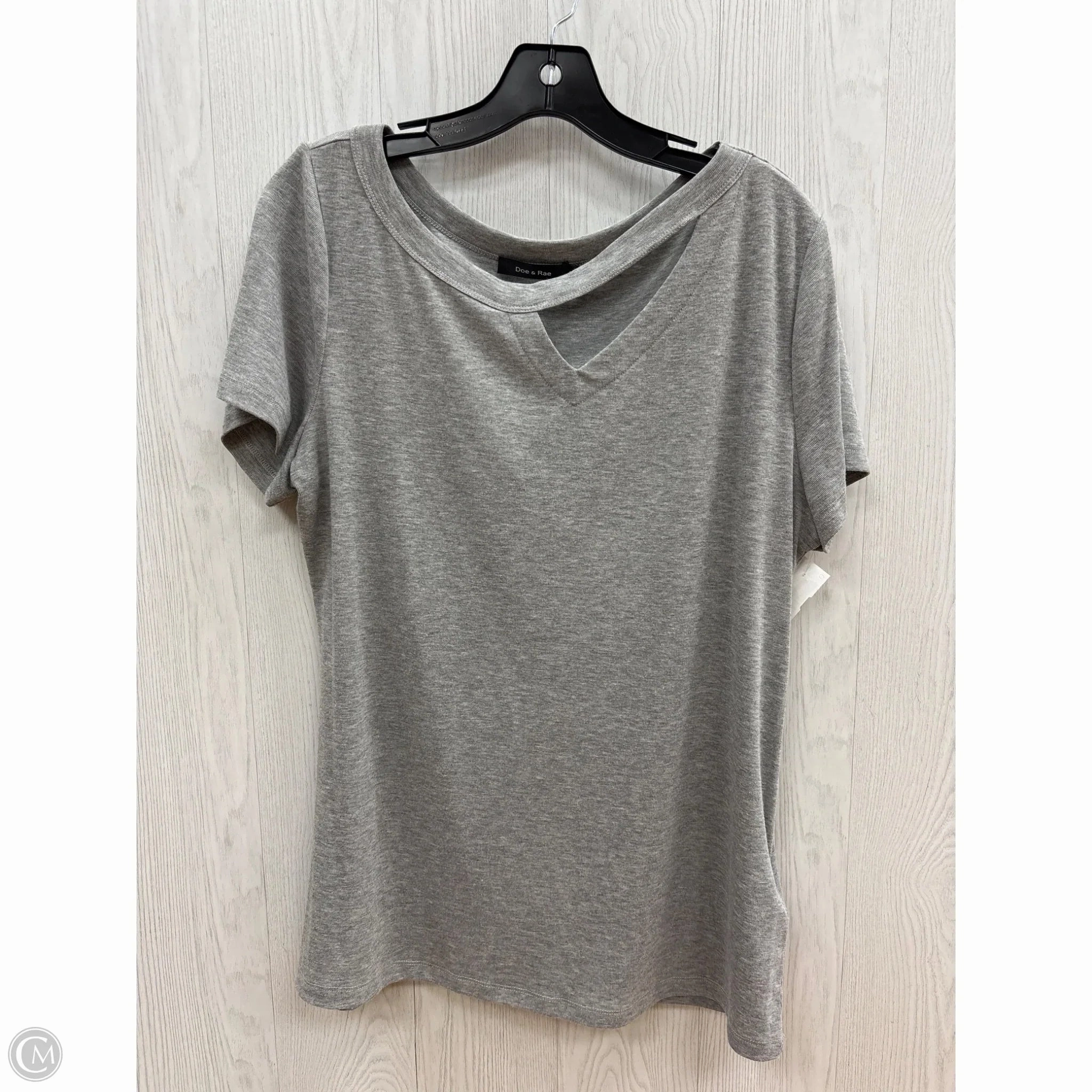 Top Short Sleeve By Doe & Rae In Grey, Size: 1x Elderly Comfort