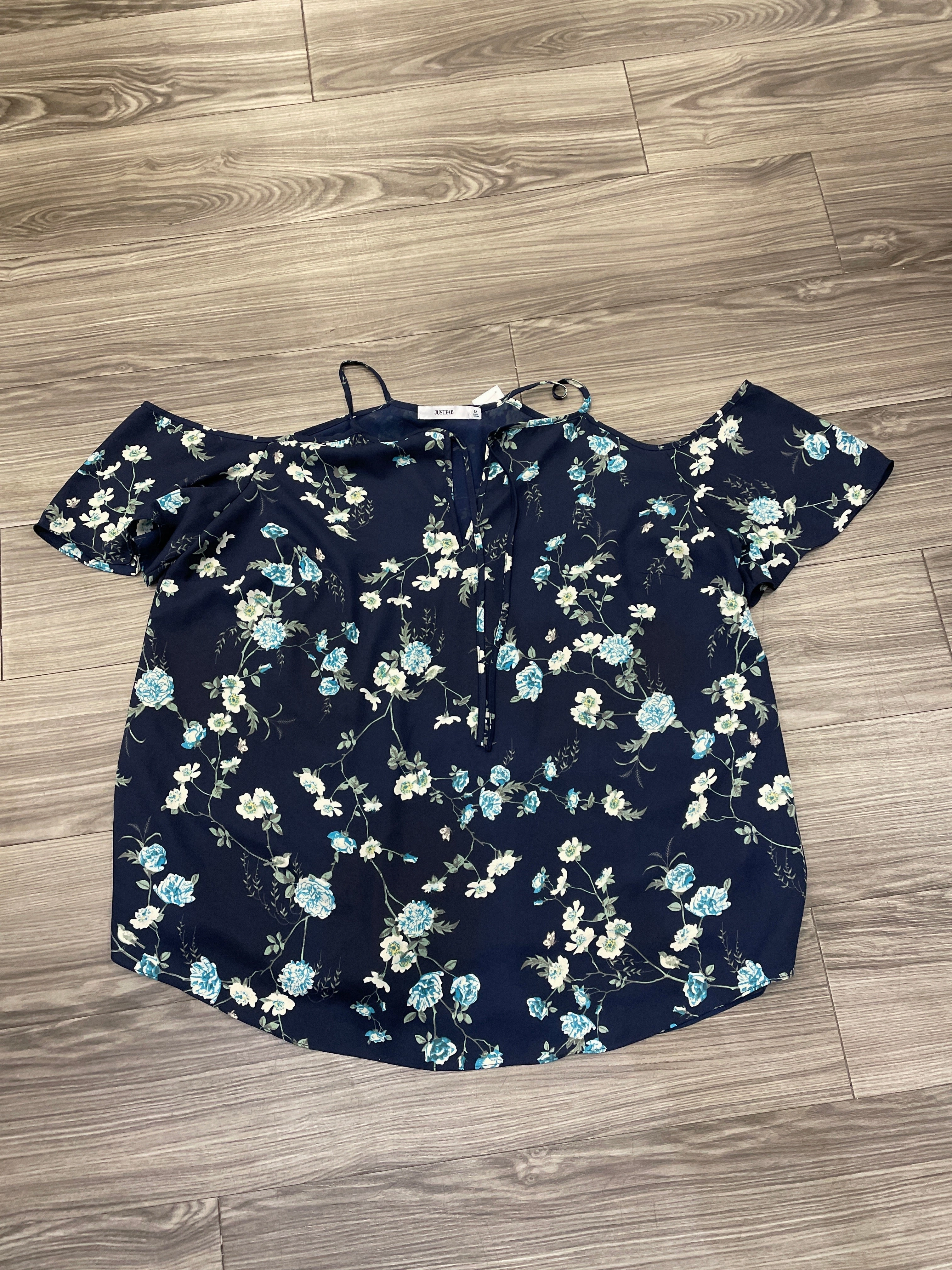 Top Short Sleeve By Justfab In Floral Print, Size: 3x Wrinkle Free Fabric Wrinkle-Free