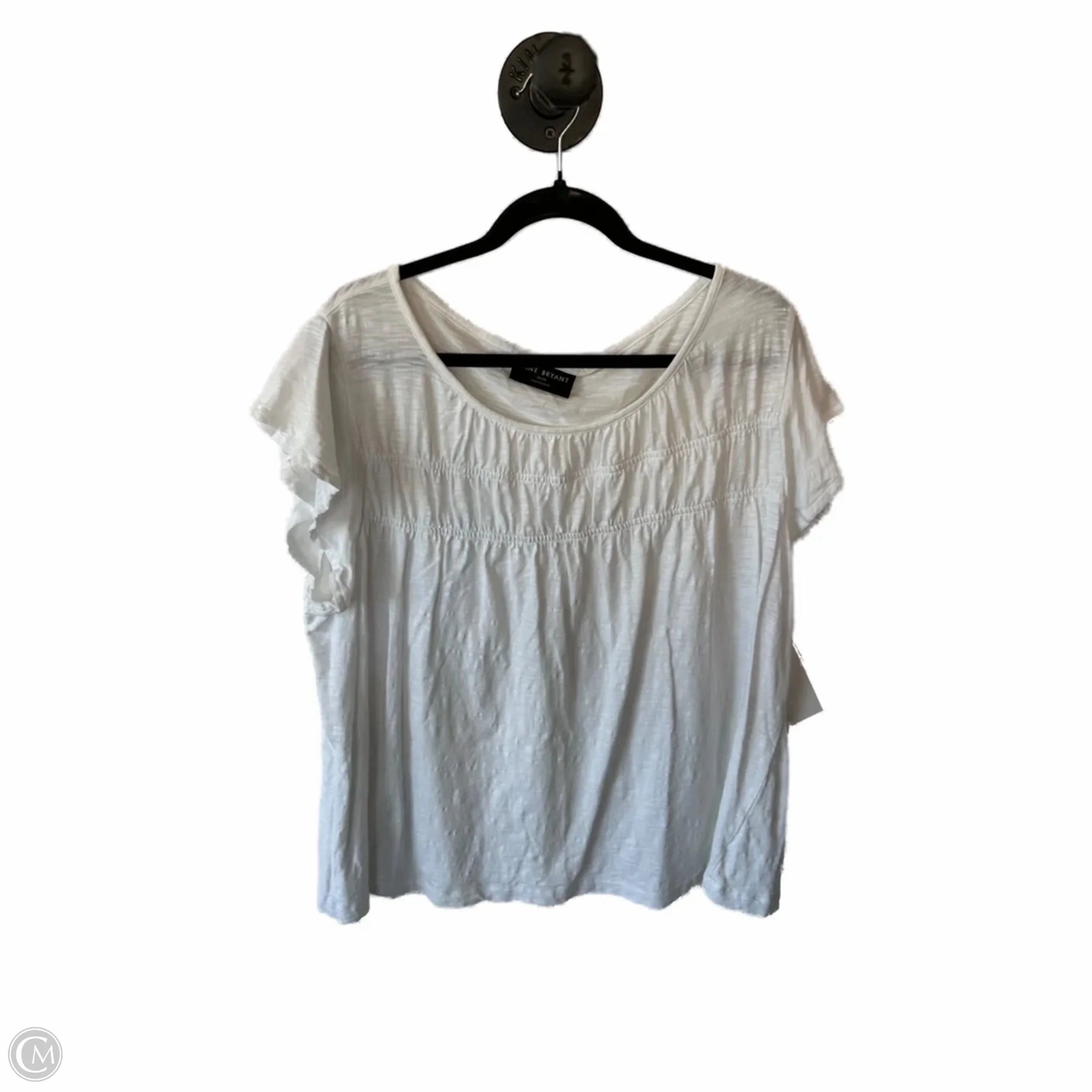 Top Short Sleeve By Lane Bryant In White, Size: 4x Chic Look