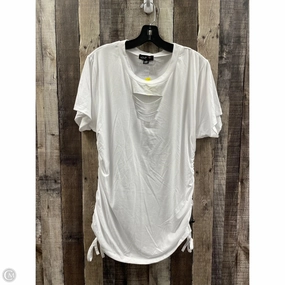 Top Short Sleeve By Love In White, Size: 3x Layering Fashion
