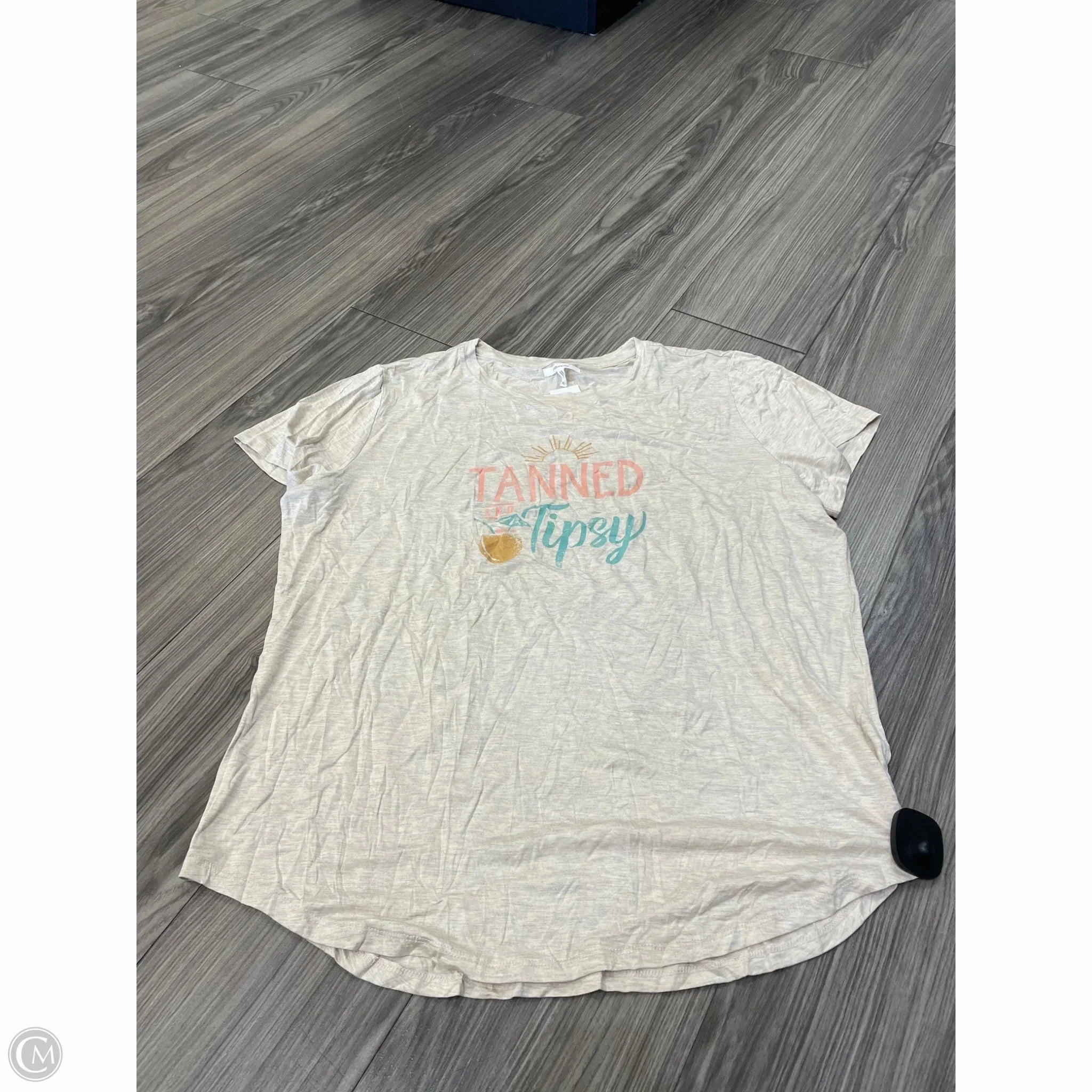 Top Short Sleeve By Maurices In Tan, Size: 2x Fashionable Fit Slim Fit Cut