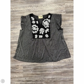 Top Short Sleeve By Savanna Jane In Grey, Size: 3x MultipurposeCuffs