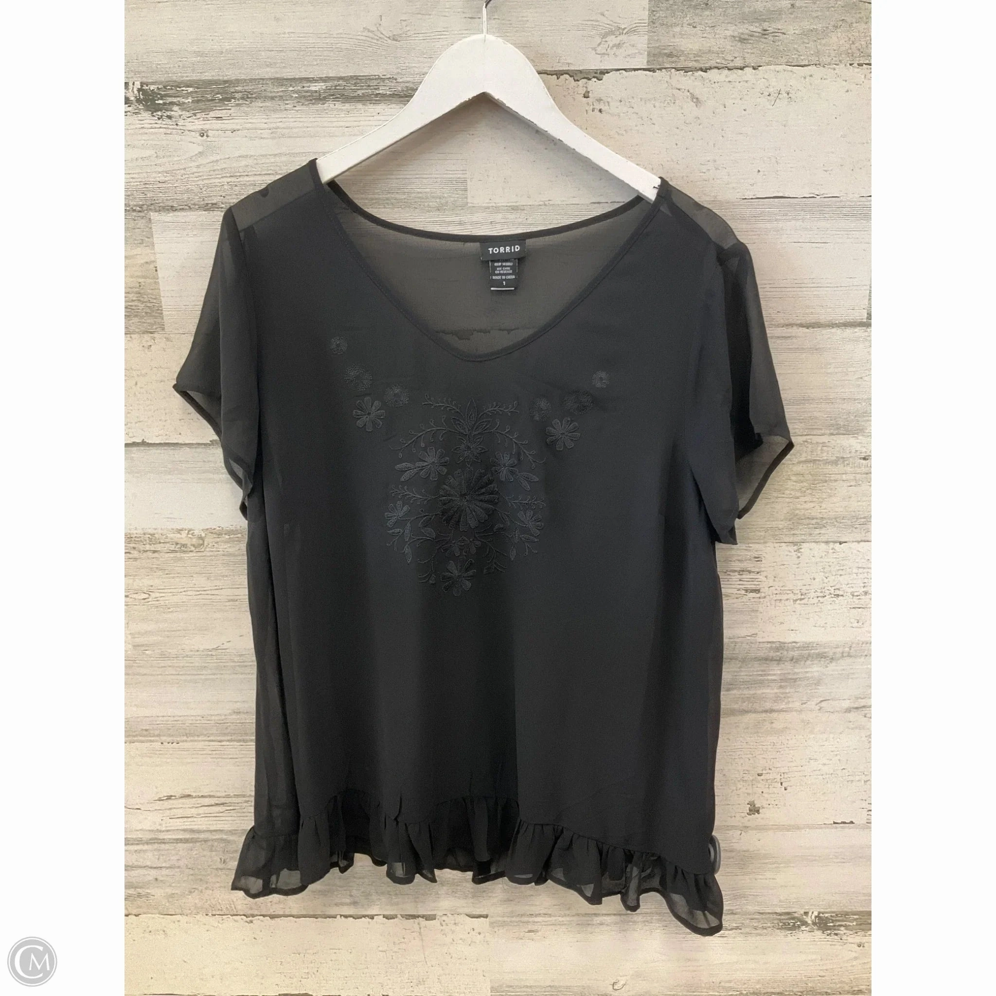 Top Short Sleeve By Torrid In Black, Size: 1x Perfect Fit