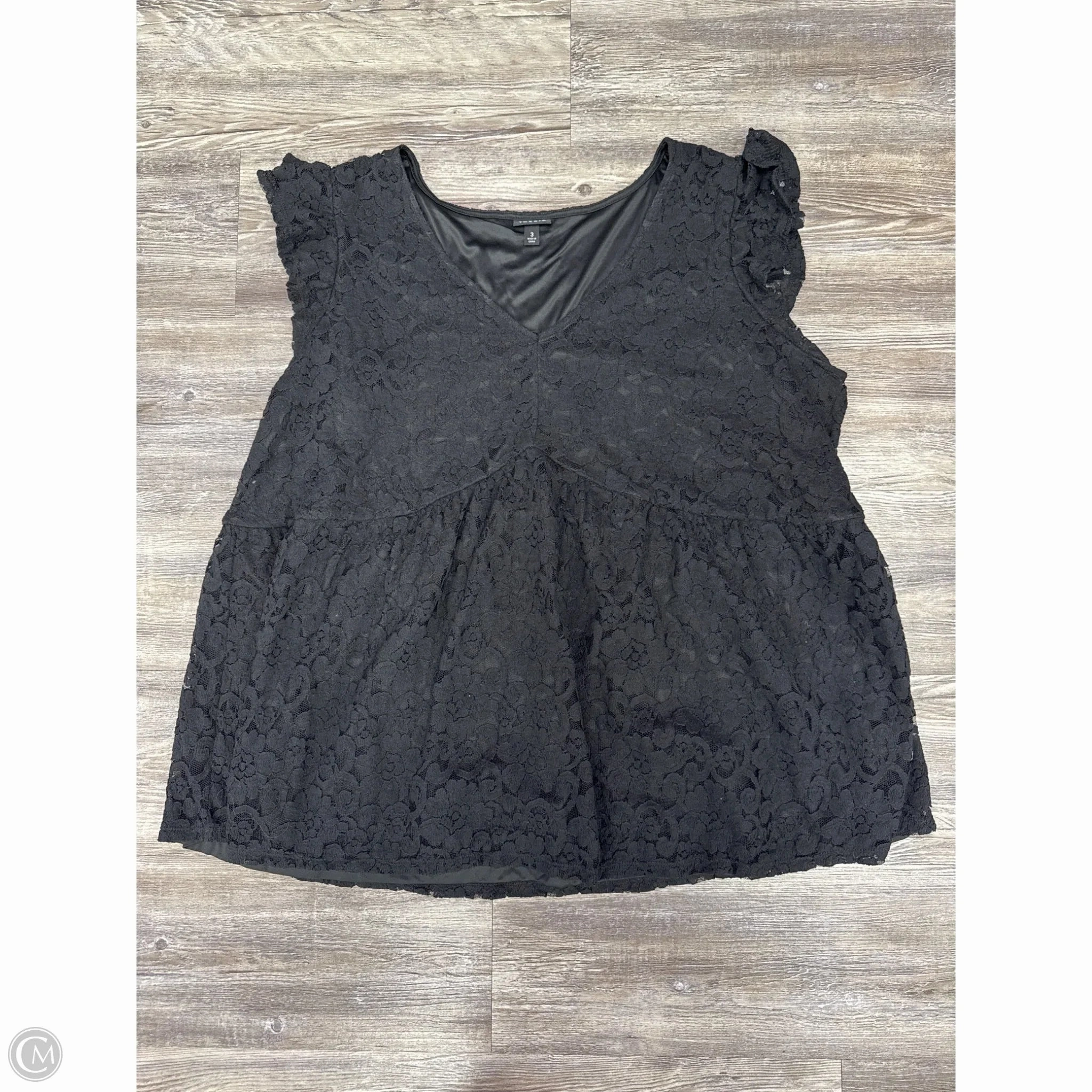 Top Short Sleeve By Torrid In Black, Size: 3x Beaded details