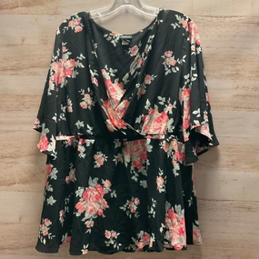 Top Short Sleeve By Torrid In Floral Print, Size: 2x Relax Trend
