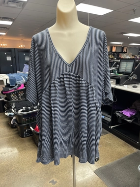 Top Ss By Mittoshop In Blue & White, Size:1X V neck style Travel Friendly