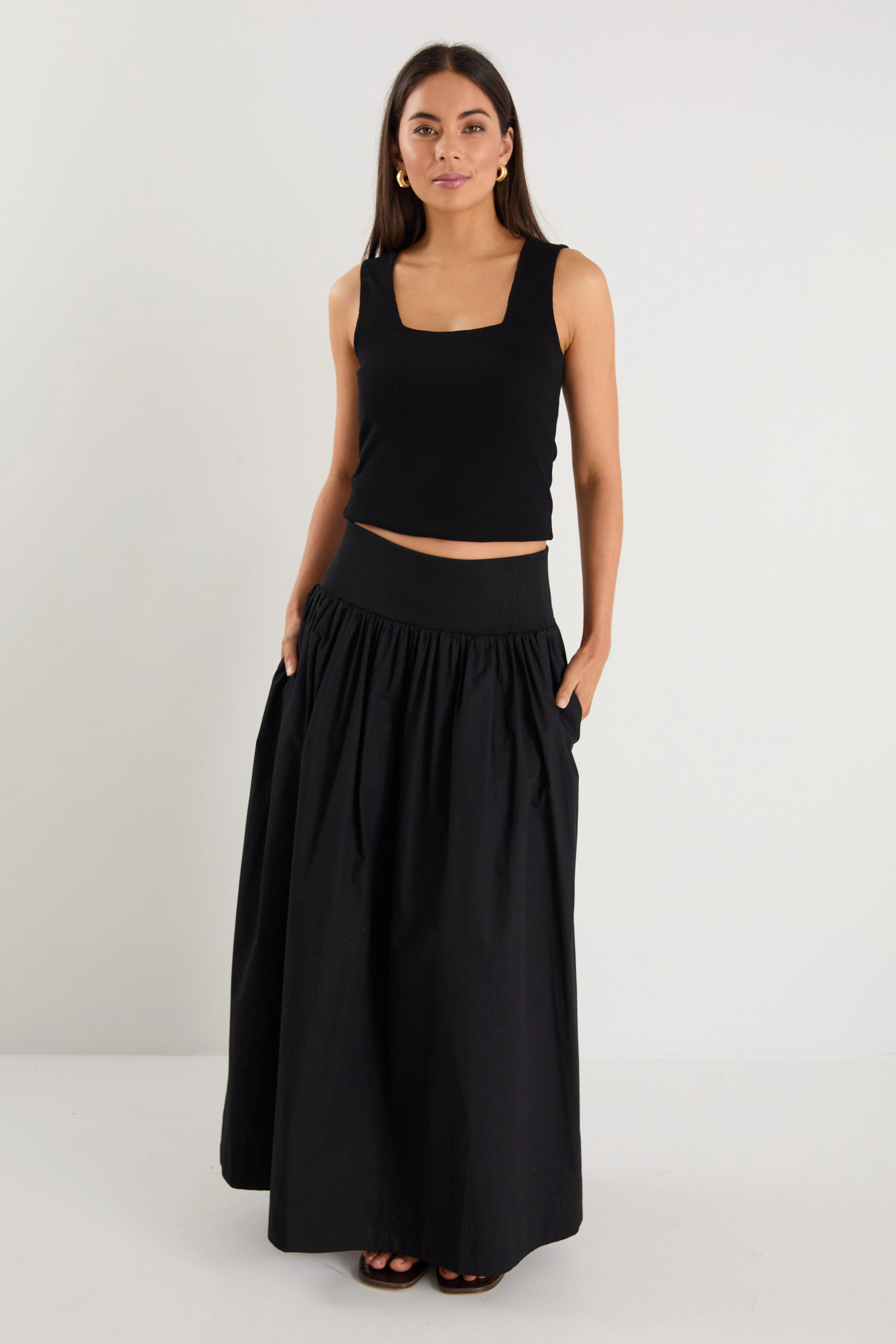 Simple Outfit Polished Look Tallow Black Poplin Rib Waist Maxi Skirt