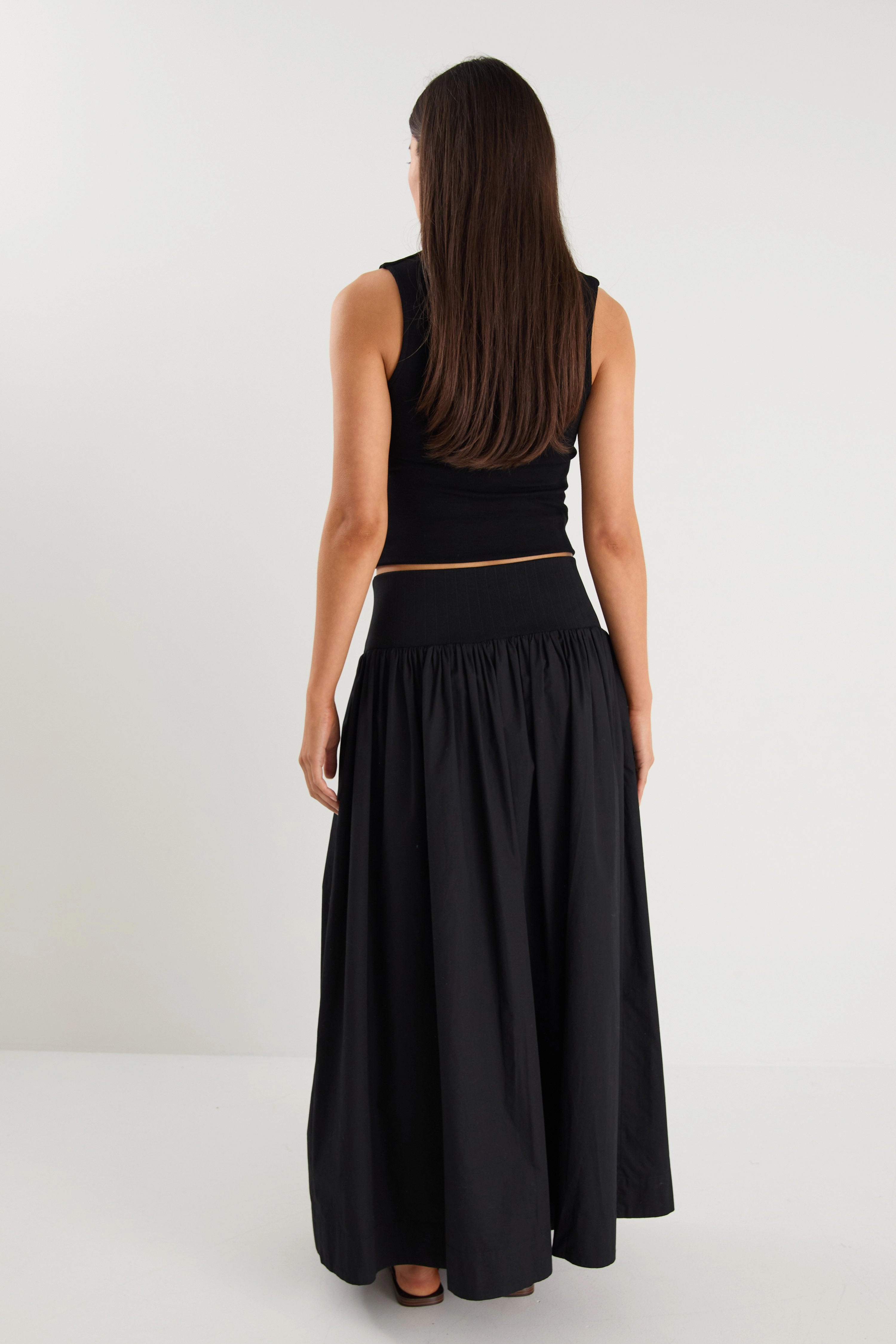 Outfit Lookbook Machine wash safe Tallow Black Poplin Rib Waist Maxi Skirt