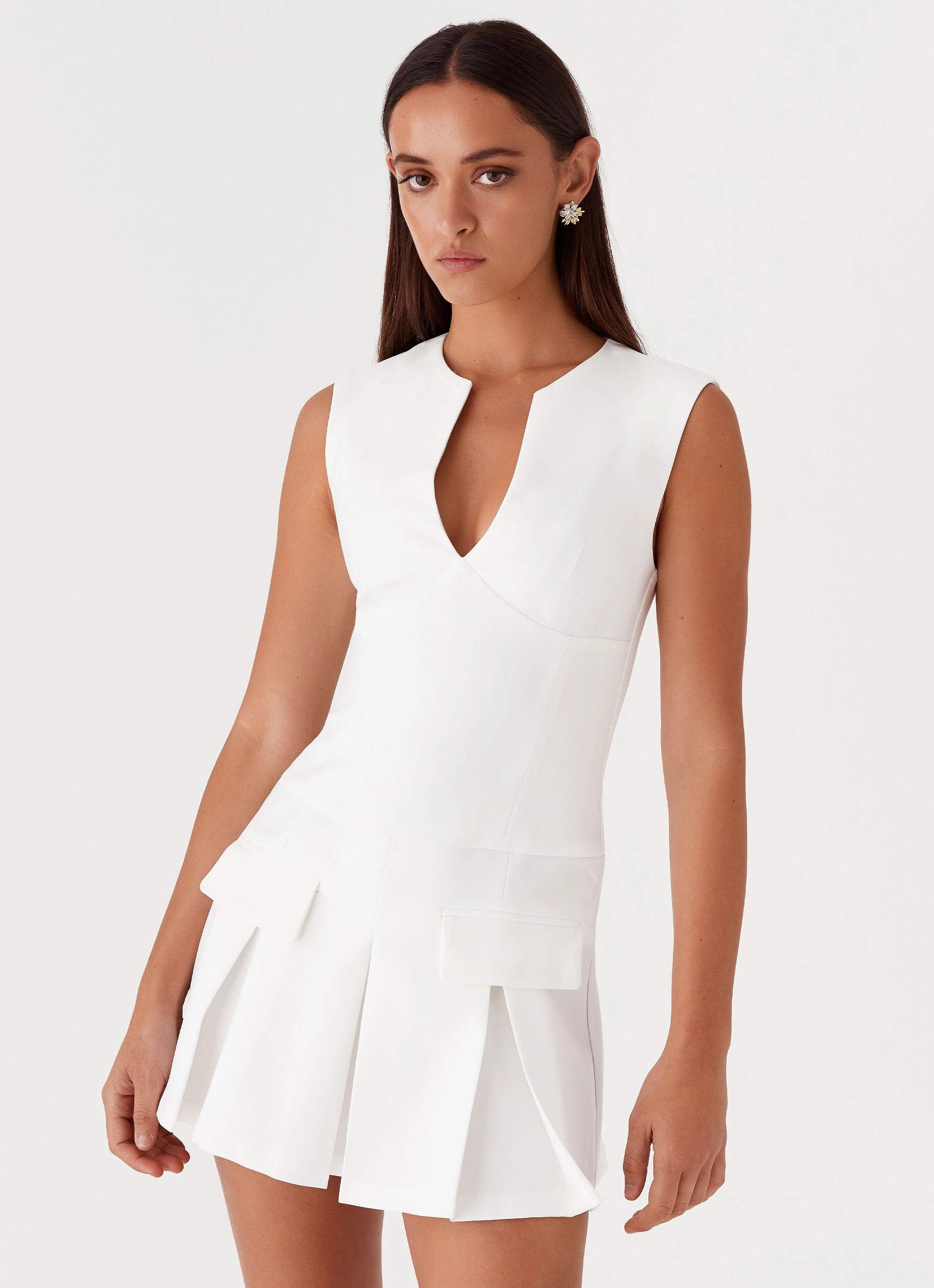 Cassia Mini Dress - White Travel Vibe Sleek Form