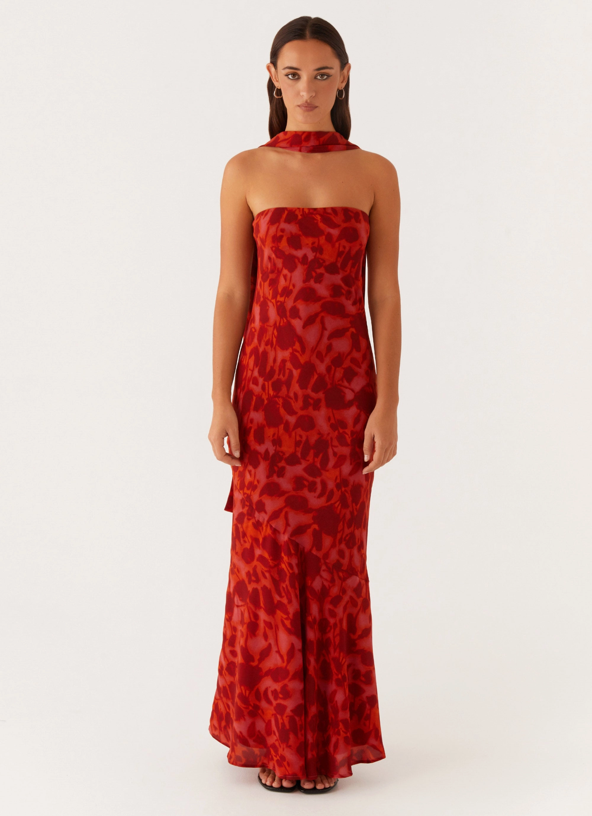 Love Glow Trend Detail Under The Pagoda Maxi Dress - Deep Red Floral