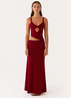 Jocelyn Maxi Dress - Maroon Modern and Stylish Travel-Pack