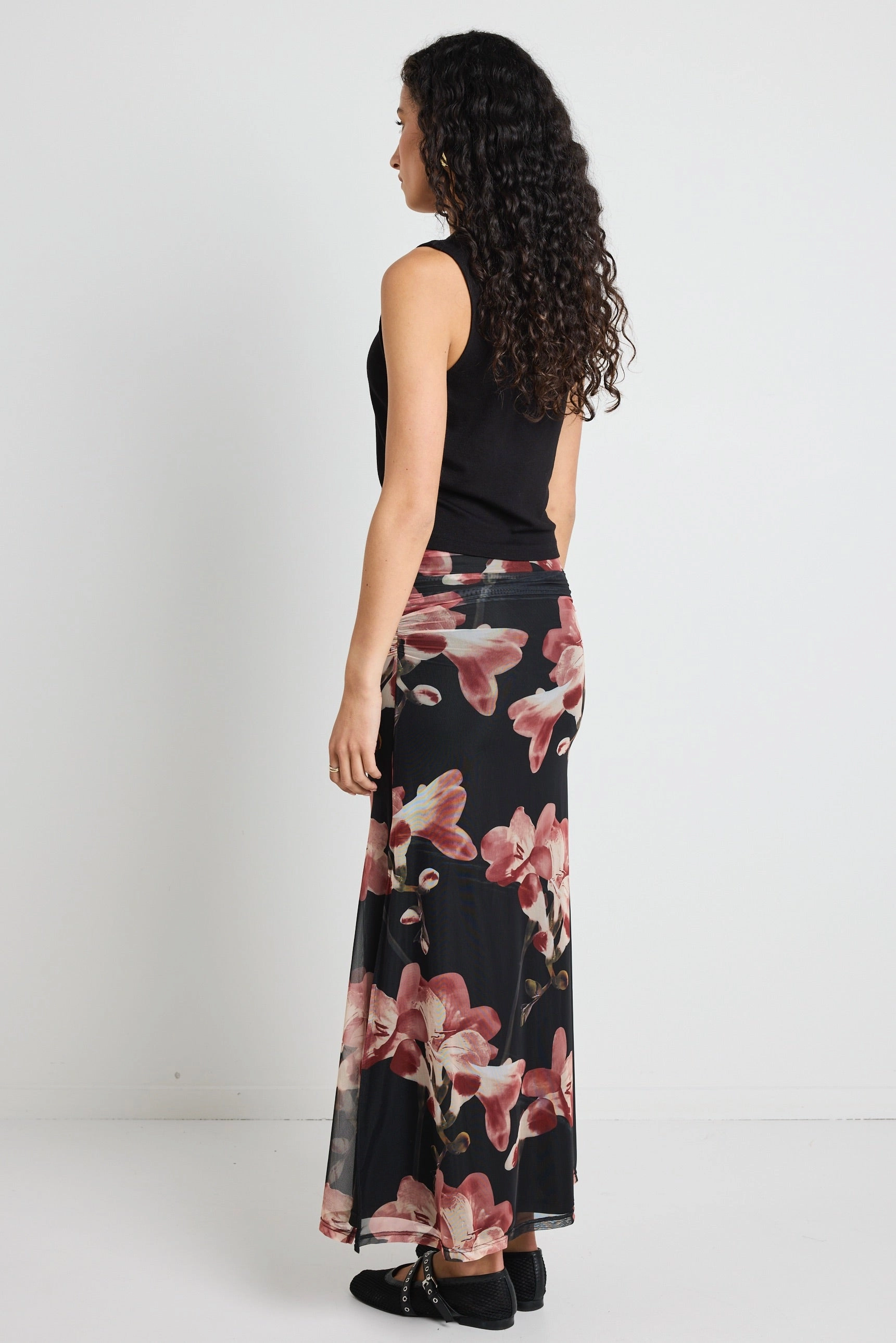 Flat Lay Collar Manner Blush Floral Rouched Mesh Midi Skirt