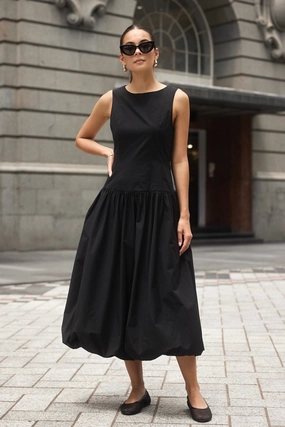 soft look Vigour Black Structured Bubble Midi Dress