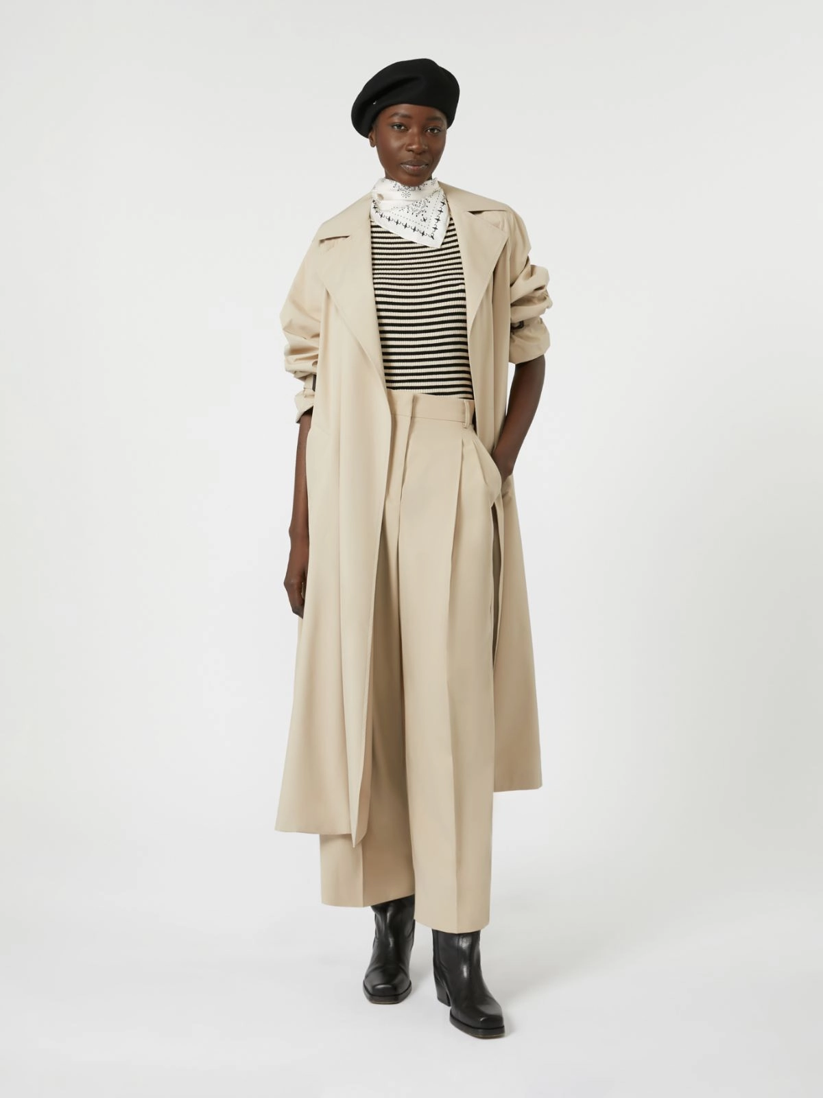 Weekend Max Mara Fatto Raincoat in Beige Non Irritating Seams