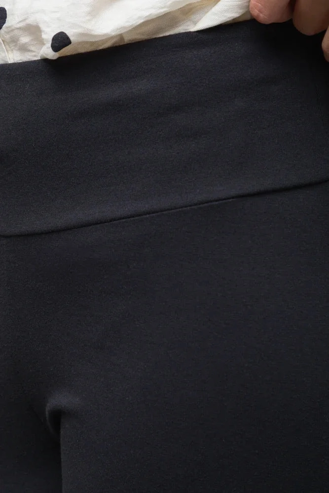 Postpartum Fit Ultra Light Cozy Wear Wide Waist Leggings Black