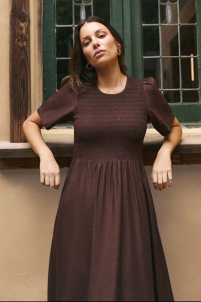 Wren Chocolate Linen Blend SS Shirred Bodice Midi Dress Quick Match Daily Chic