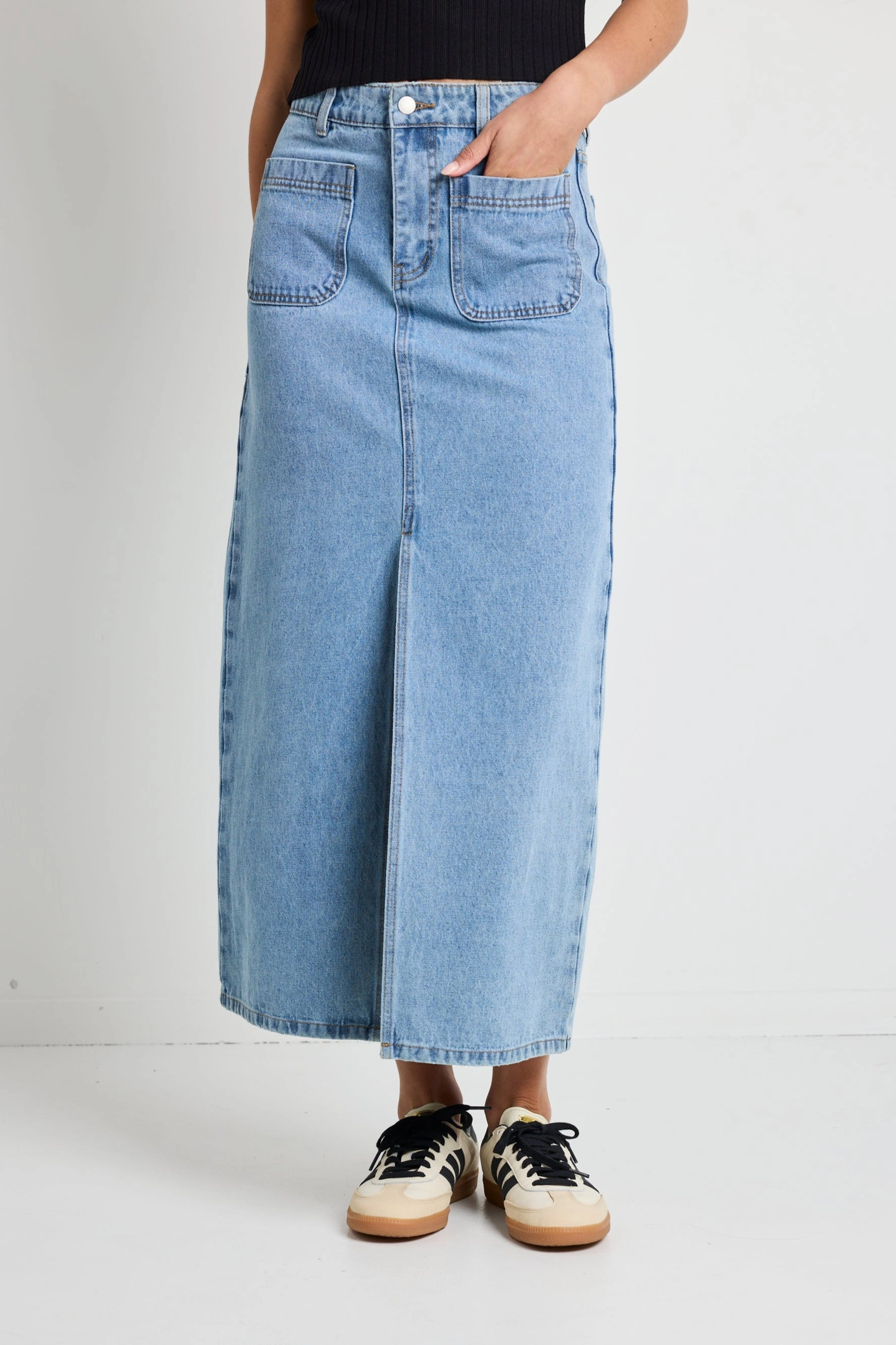 Opaque finish Vibrant Touch Zoey Sea Blue Pocket Front Denim Midi Skirt
